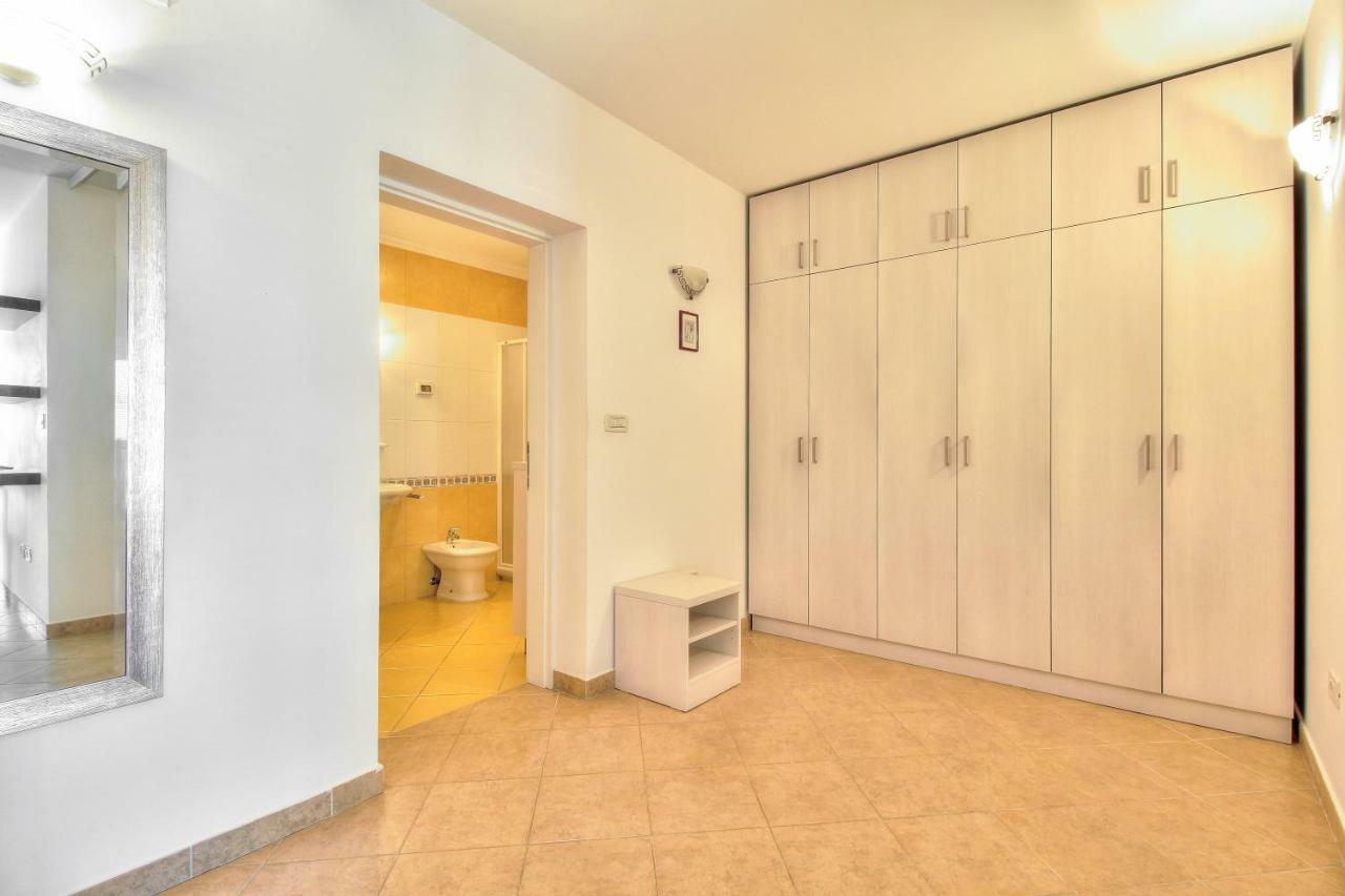 Apartment Katarina Crveni Vrh Luaran gambar