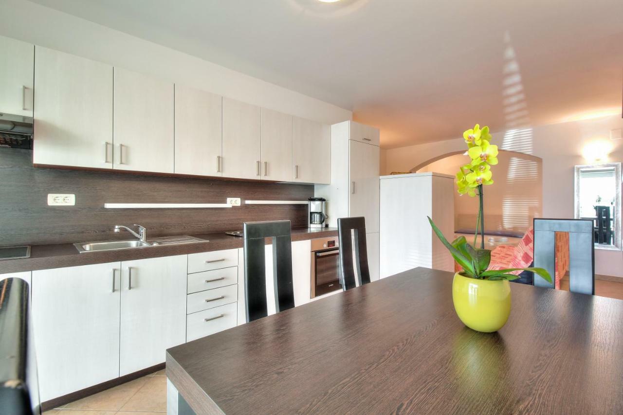 Apartment Katarina Crveni Vrh Luaran gambar