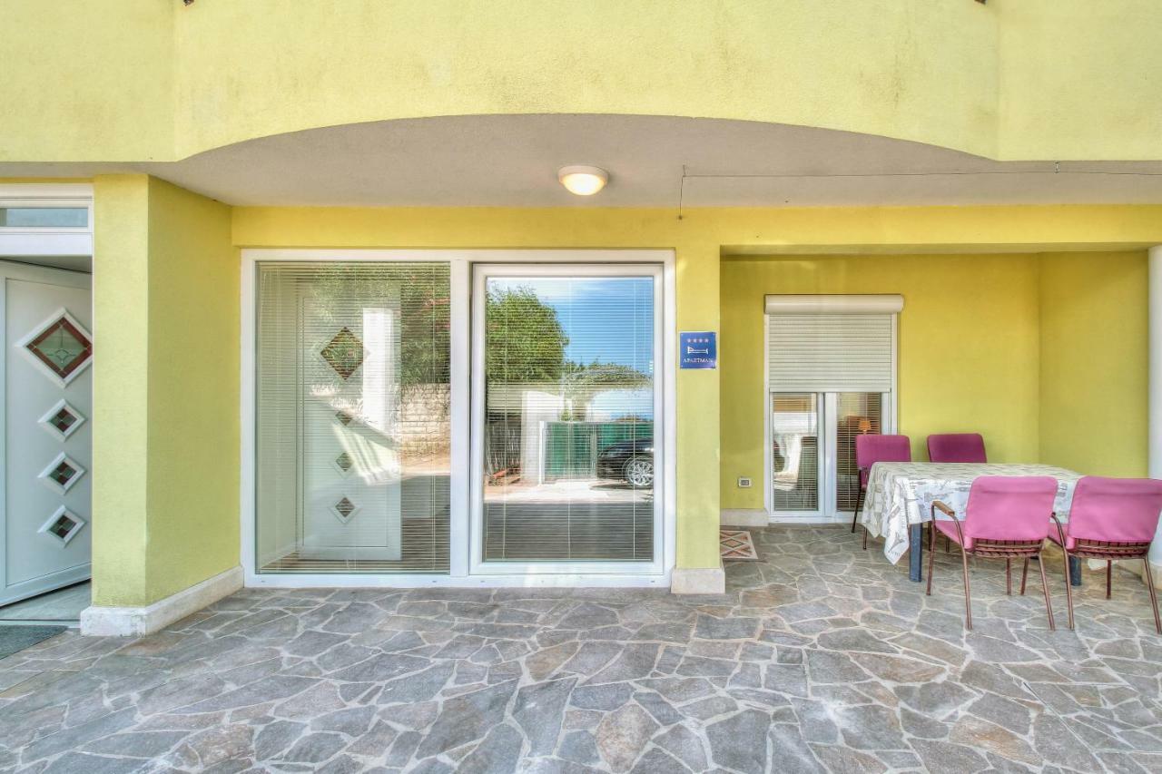 Apartment Katarina Crveni Vrh Luaran gambar