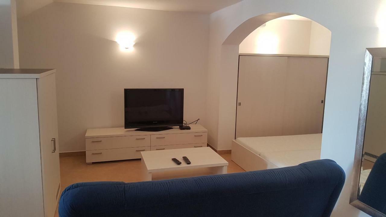 Apartment Katarina Crveni Vrh Luaran gambar