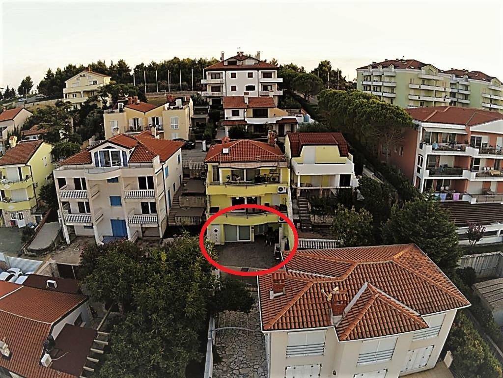 Apartment Katarina Crveni Vrh Luaran gambar